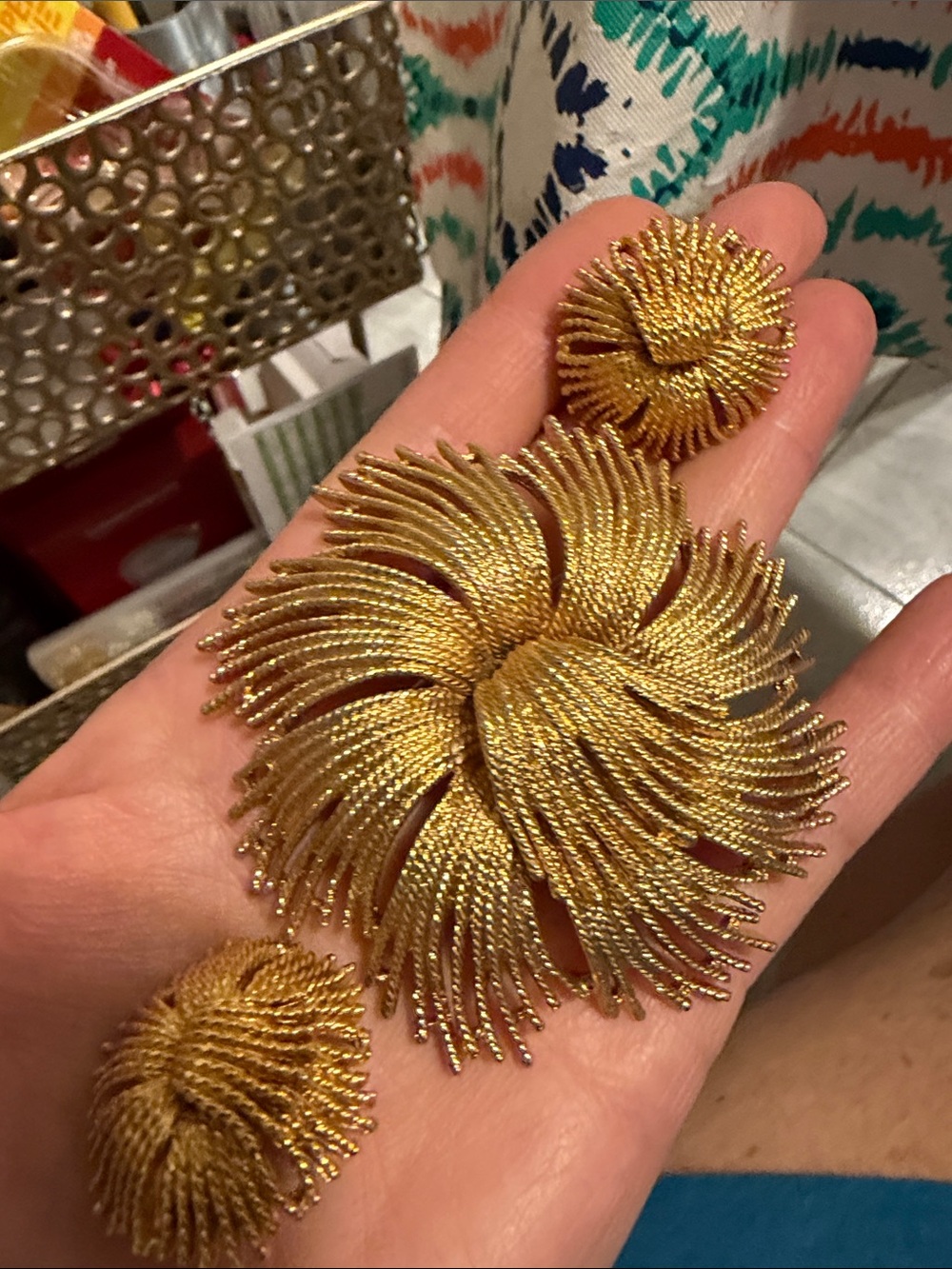 Vintage Gold tone Monet Swirl very good condition clip Earrings and Brooch Set